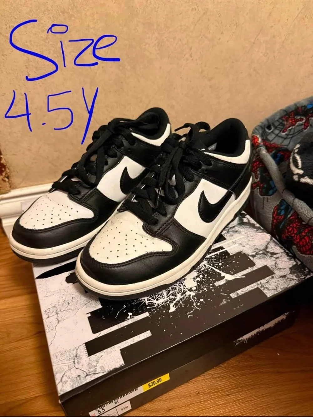 Nike Youth Black/White Low-Top Sneakers